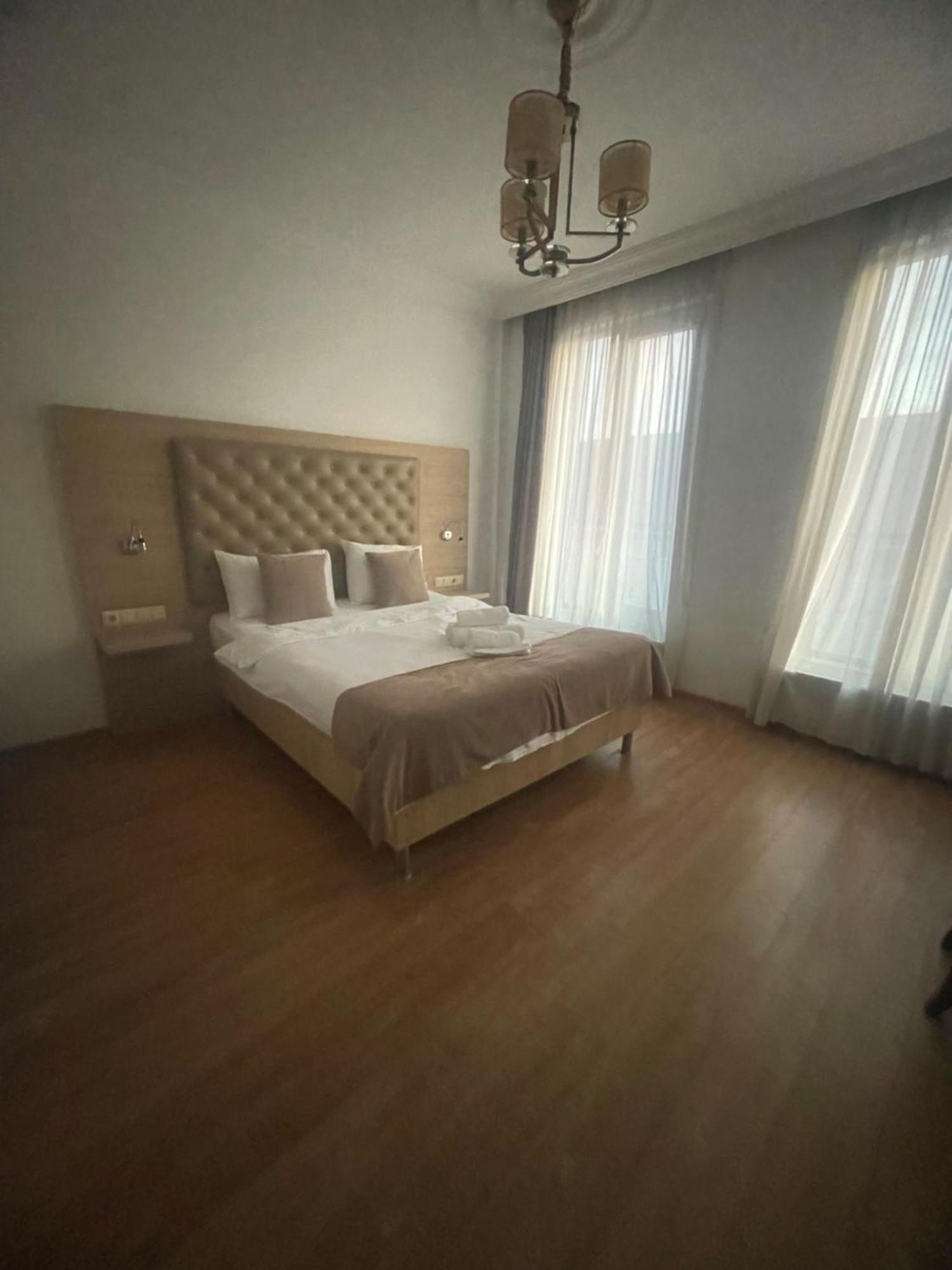 Hotel Varios Batumi Exterior foto
