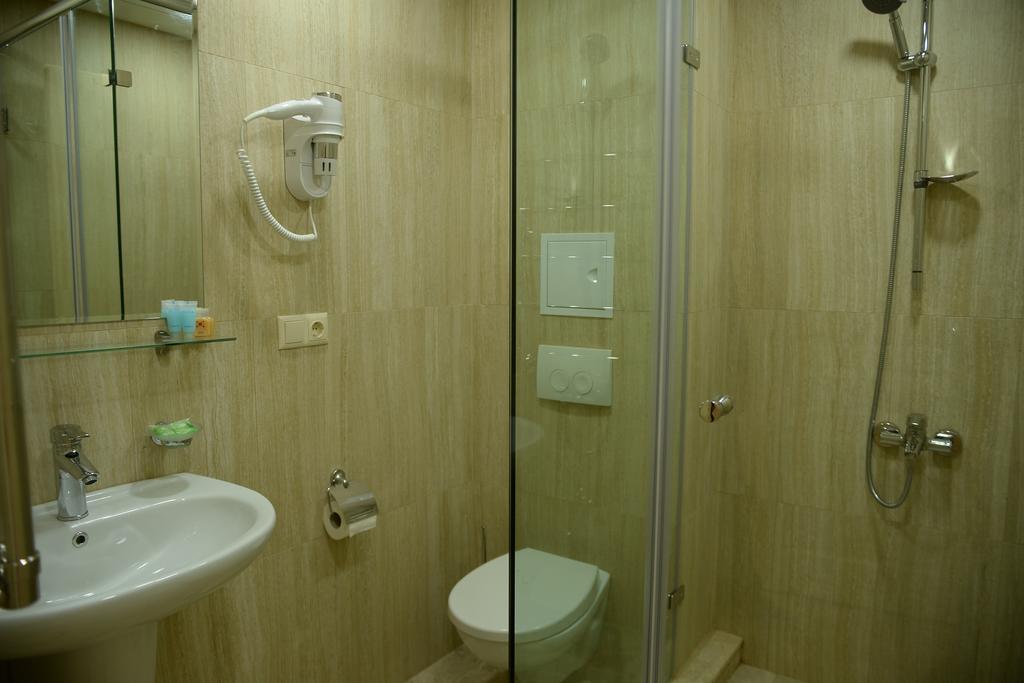 Hotel Varios Batumi Exterior foto