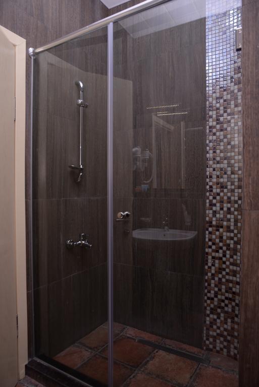 Hotel Varios Batumi Exterior foto